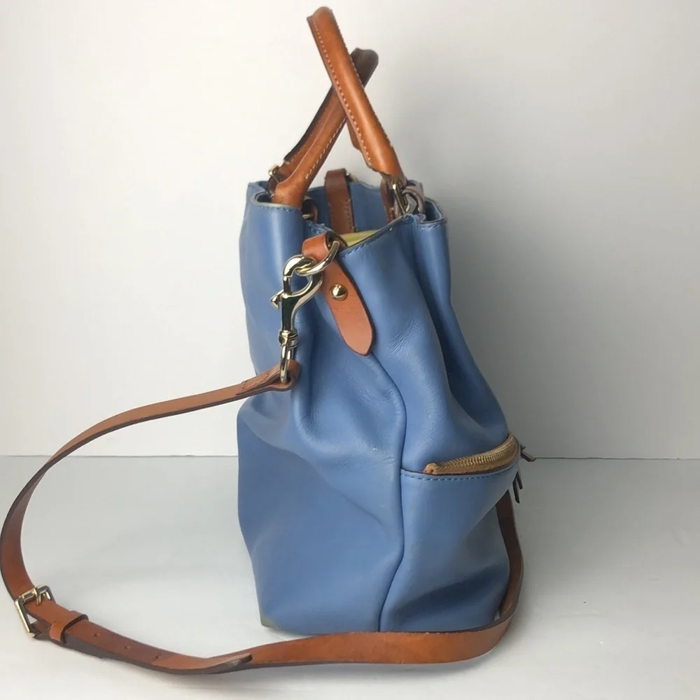 Dooney & Bourke this gorgeous